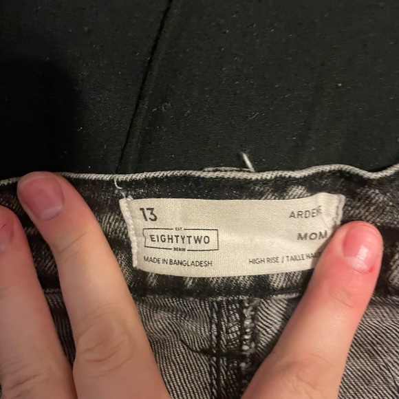 ardene’s high rise mom shorts colour - gray-black  size- 13 - Picture 2 of 2